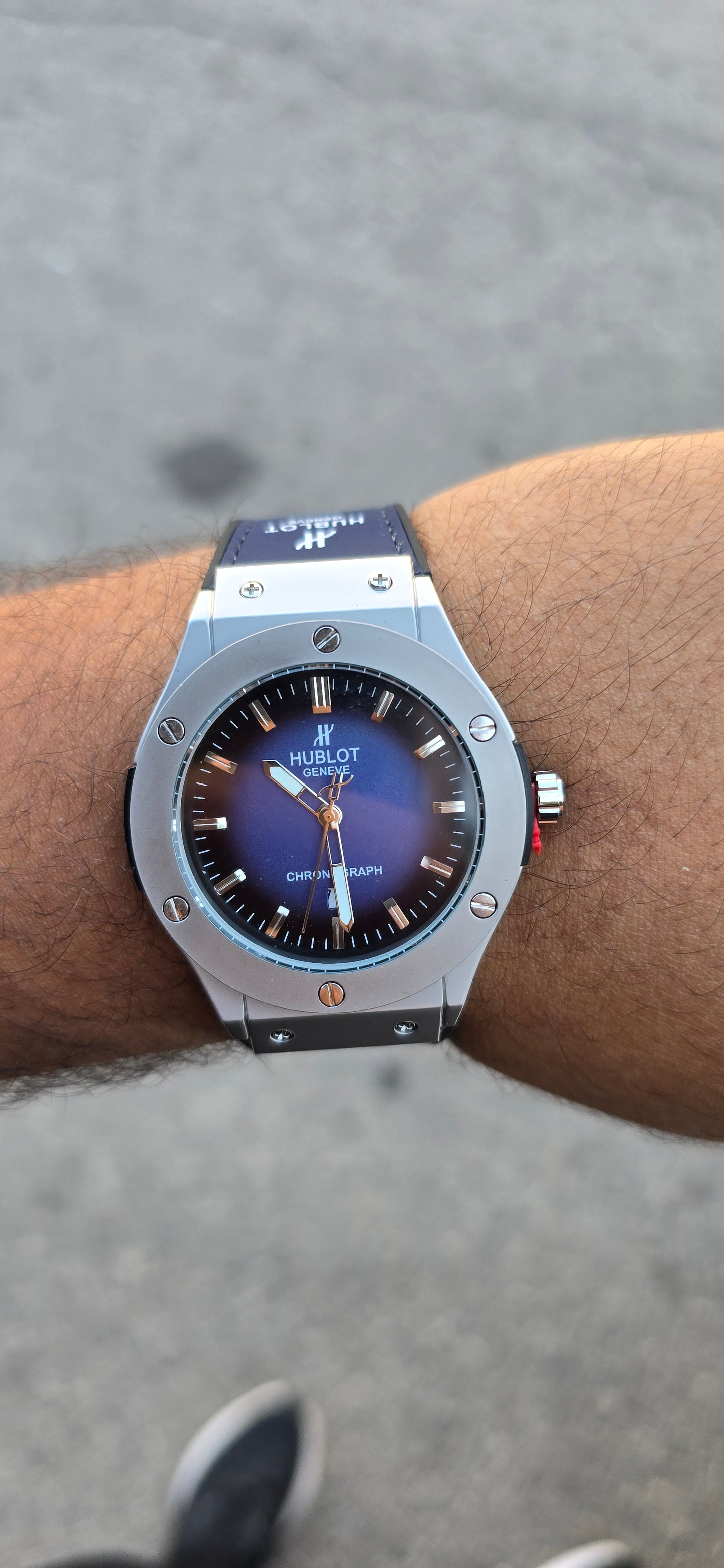 Montre HB cuire
