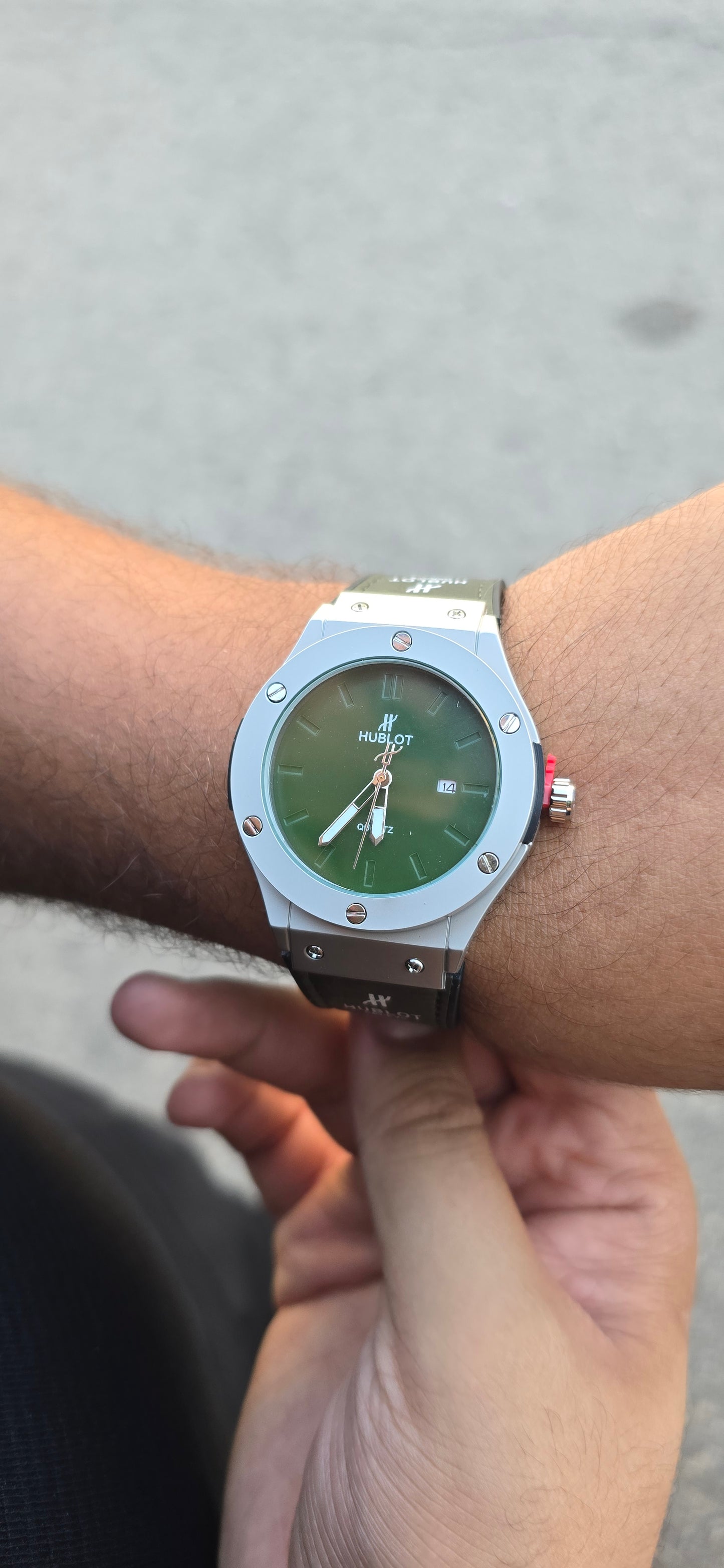 Montre HB cuire